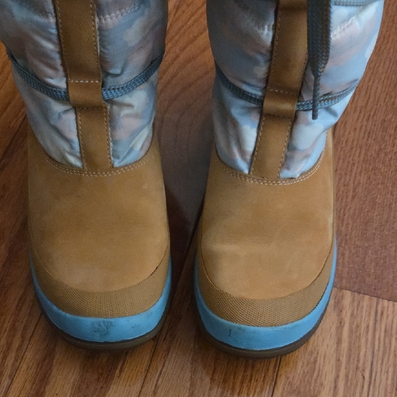Timberland Tan and Light Blue Women's Winter Boots - Picture 5 of 11